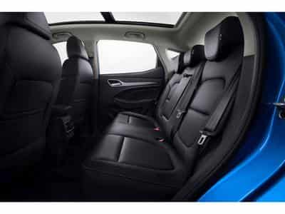 MG ZS Long Range 72 kWh Luxury (11kW OBC) (2026) - Photo 9