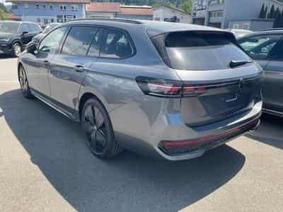 VW Passat Variant 2.0 TSI 195 kW 4Motion R-Line (2026) - Foto 2