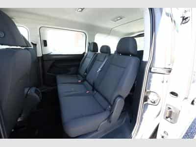 VW Caddy Life (2025) - Foto 10