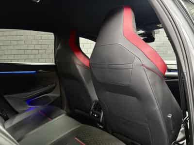 VW Golf GTI Clubsport 2.0 TSI 300CV DSG7 *ACC* *SIEGES CHAUFF* (2024) - Photo 15