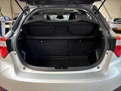 Toyota Yaris IV Comfort (2019) - Photo 12