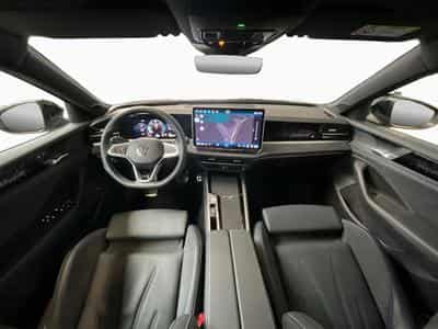 VW Passat R-line+Black-Style+DSG+4M+AHK+IQ-Drive (2025) - Photo 2