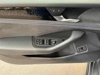 VW Passat R-line+Black-Style+DSG+4M+AHK+IQ-Drive (2025) - Photo 9