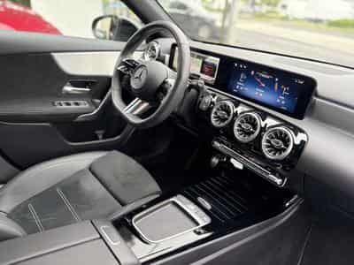 Mercedes A 200 163CV AMG LINE (2025) - Photo 6
