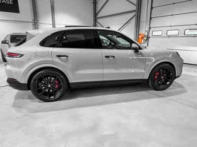 Porsche Cayenne S 4.0 441/ BI-COLOR/ CARBON/ (2023) - Foto 8