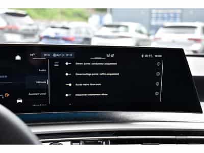 Peugeot 5008 Hybrid 145 Allure e-DCS ACC SG CHFF CAM360 NEUF (2026) - Photo 15