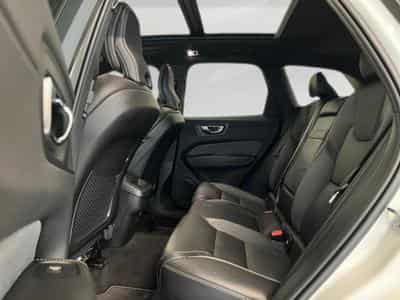 Volvo XC60 R-Design (2021) - Photo 13
