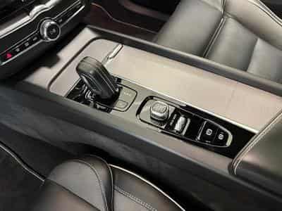 Volvo XC60 R-Design (2021) - Photo 8