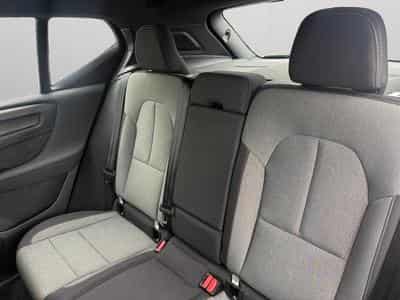 Volvo XC40 B3 Plus Bright Mild Hybrid (2022) - Photo 13