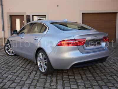 Jaguar XE Portfolio 20t (2016) - Photo 4