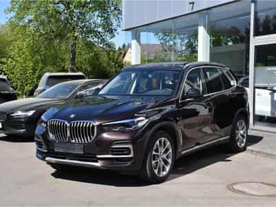 BMW X5 3.0A xDrive45e Xline SUSP PNEU PANO MEMO BOWERS ATT RMQ 1° M (2022) - Foto 2
