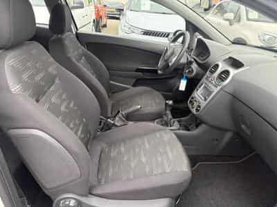 Opel Corsa 1.3 CDTI 95CV (2012) - Photo 8