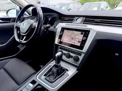 VW Passat Passat Variant 2.0 TDI DSG /NAVI/LED/ACC/AHK/ (2017) - Foto 10