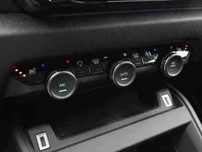 Citroën C4 1.2 Hybride 145 e-DC6 Max (2025) - Photo 12