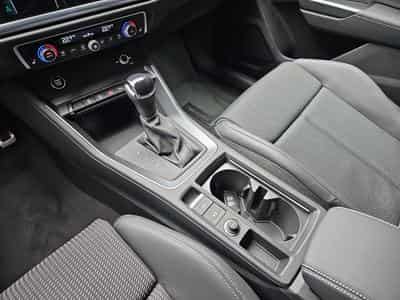 Audi Q3 35 TFSI S-Tronic 150  S-Line (2025) - Photo 11