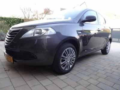 Lancia Ypsilon 0.9 Automatique (2013) - Photo 1
