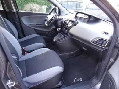 Lancia Ypsilon 0.9 Automatique (2013) - Photo 12