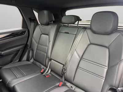 Porsche Cayenne S / Essence (2021) - Photo 11