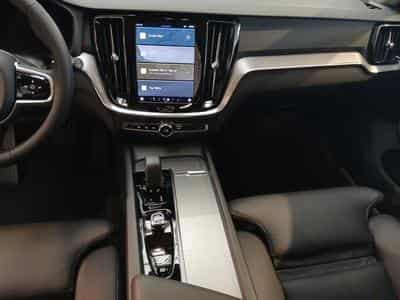Volvo V60 B4 Plus Dark / Diesel (2023) - Foto 11