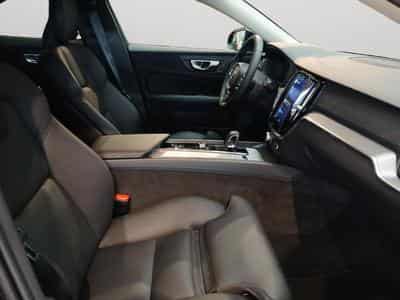 Volvo V60 B4 Plus Dark / Diesel (2023) - Foto 15