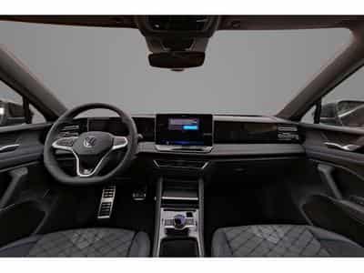 VW Tiguan 1.5 TSI PHEV 270 DSG R-Line (2025) - Photo 8