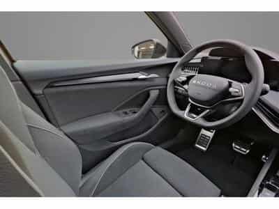 Skoda Superb 2.0 TDI DSG 190 Sportline 4x4 (2025) - Photo 8