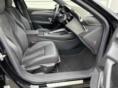 Peugeot 308 1.2 PureTech 145 e-DSC6 GT (2025) - Foto 6