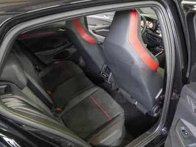 VW Golf GTI Clubsport 2.0 TSI 300 CV DSG7 *ESTORIL* CAM * ACC * (2024) - Foto 14