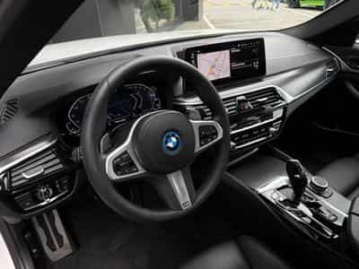 BMW 530 xDrive Pack M (2022) - Photo 6