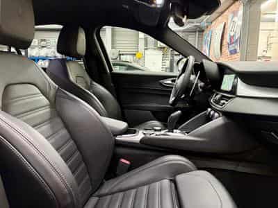 Alfa-Romeo Giulia Giulia 2.0 Turbo 16V 280cv Auto 4x4 Q4 VELOCE (2025) - Foto 8