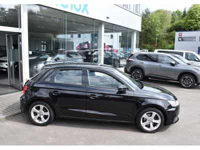 Audi A1 Sportback 1.4 TFSI Sport GPS XENON 1° MAIN CARNET (2015) - Photo 3