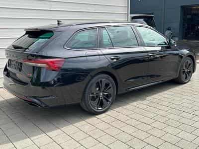Skoda Octavia RS (2026) - Photo 4