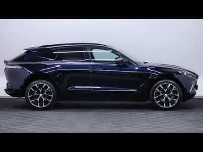 Aston-Martin DBX 4.0 V8 550 (2021) - Photo 4