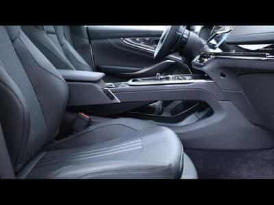 Aston-Martin DBX 707 V8 (2025) - Photo 11