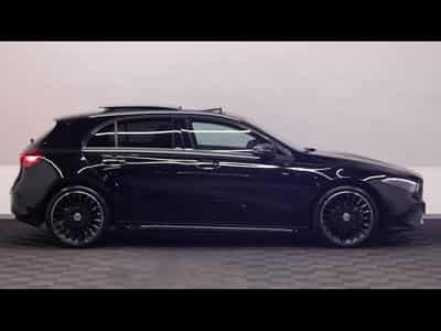 Mercedes A 180 AMG Line 7g-DCT (2024) - Photo 3