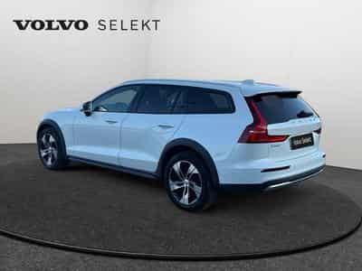 Volvo V60 B4 AWD Ultimate Bright / Diesel (2023) - Photo 5