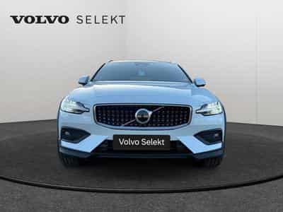 Volvo V60 B4 AWD Ultimate Bright / Diesel (2023) - Photo 9