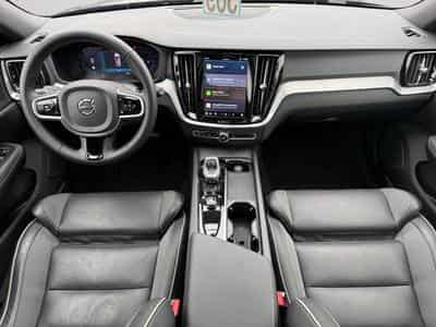 Volvo V60 B4 Plus Dark / Essence (2025) - Photo 3