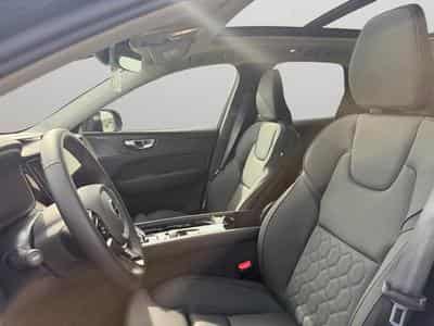 Volvo XC60 Facelift T6  Plus Dark (2025) - Photo 9