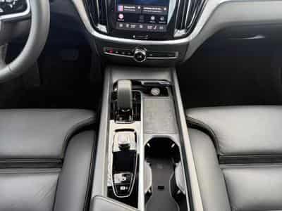 Volvo V60 B5 AWD / Essence (2023) - Photo 11