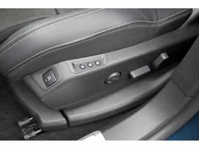 Peugeot 3008 BlueHDi GT AHK ACC Massage Pano. Focal 360° (2024) - Photo 10