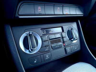 Audi Q3 Q3 2.0 TDI quattro S line /NAVI/LED/PDC/AHK/PANO (2014) - Photo 15