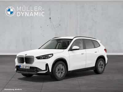 BMW iX1 iX1 xDrive30 LED AHK TEMPOMAT KOMFORTZUGANG (2023) - Photo 1