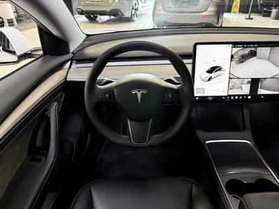 Tesla Model 3 Long Range RWD (2023) - Photo 13