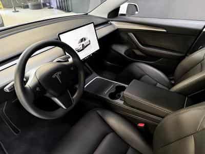 Tesla Model 3 Long Range RWD (2023) - Photo 14