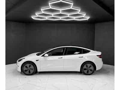 Tesla Model 3 Long Range RWD (2023) - Photo 2