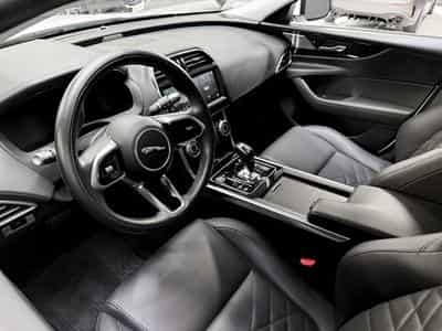 Jaguar XE P300 AWD HSE (2022) - Photo 14