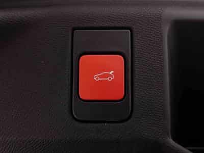 Peugeot 5008 1.2 PureTech 146 e-DSC6 GT (2026) - Photo 10