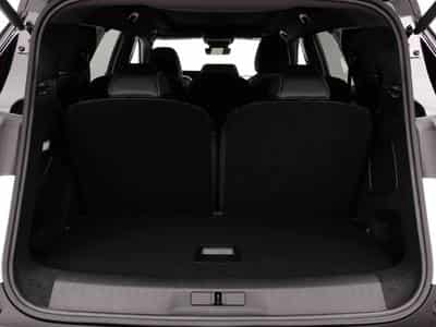 Peugeot 5008 1.2 PureTech 146 e-DSC6 GT (2026) - Photo 9