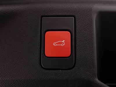 Peugeot 5008 1.2 PureTech 146 e-DSC6 GT (2026) - Photo 10